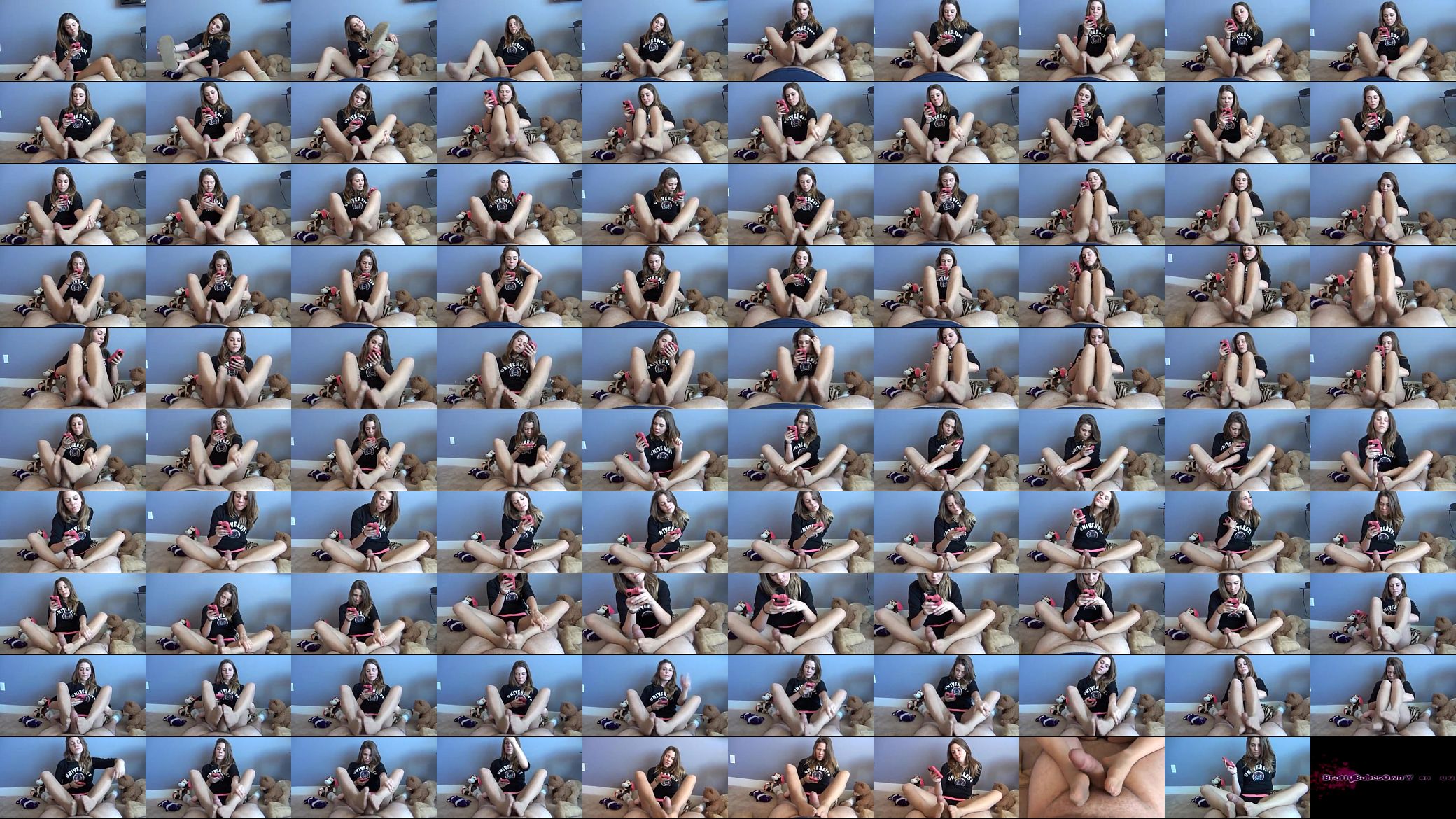 step Sister doing footjob for her 预览图