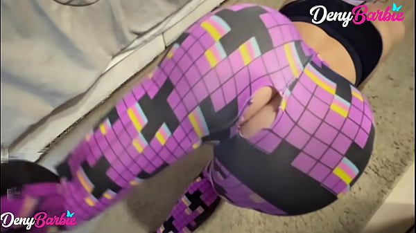 My fitness cousin stretching and I eating her ass.
