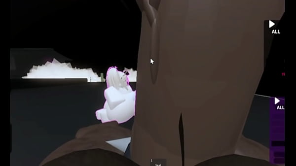 MASTURBANDO MI ENORME VERGA ENFRENTE DE PUTITA INFIEL