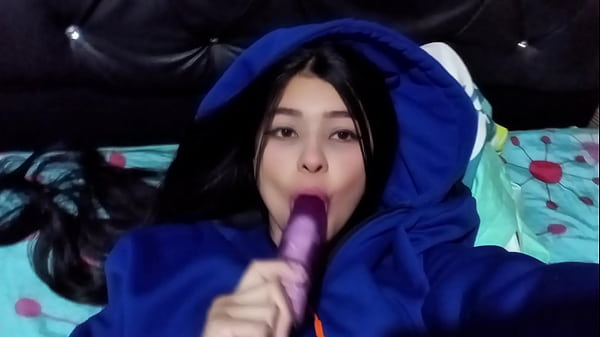 Niñera caliente con enormes tetas anhelaba mi polla tan pronto como llegué a casa ( CASERO REAL)