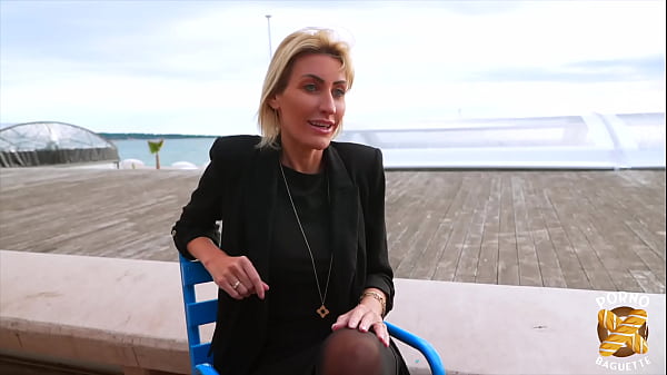 Anouk, 30 years old, a psychologist expert in cocks!