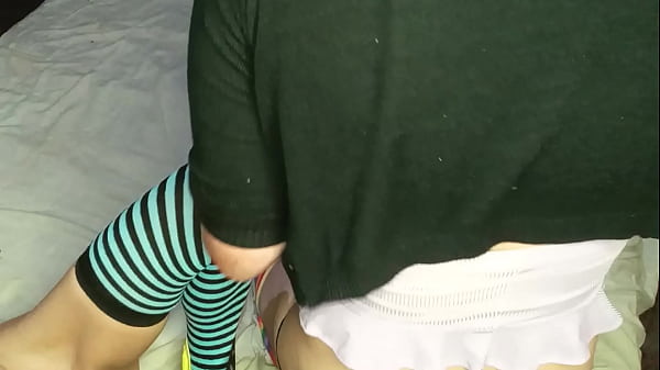 crosdressersatisface su cola adelante de su novia