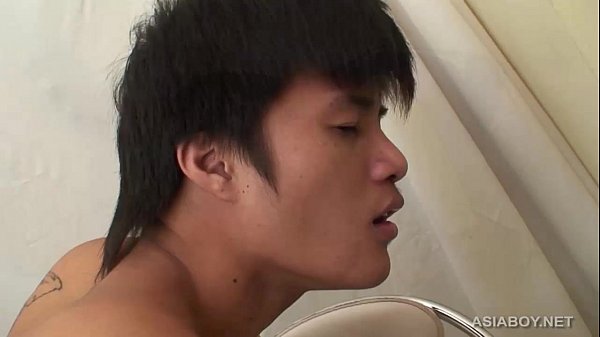 Asian Twinks Kong and Golf Bareback