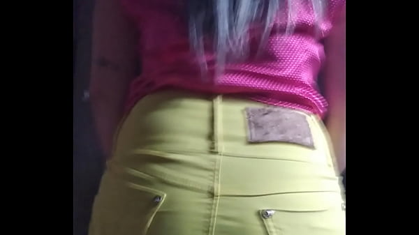 Christian girl in a yellow denim skirt and the big-dicked guy / privacy: @crentinhapauzudo