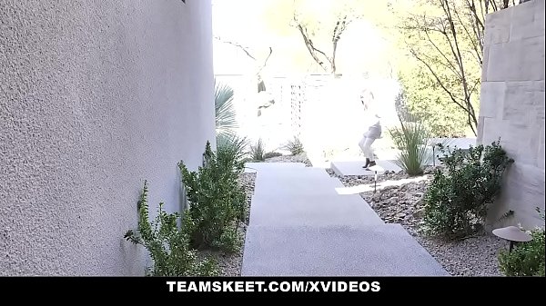 TeenPies - Teen Kiara Edwards Gets Neighbor To Creampie Her