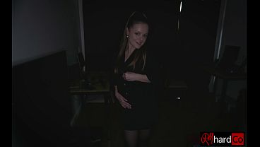 Mentre faccio la barba a teresa jones viene voglia di scopare