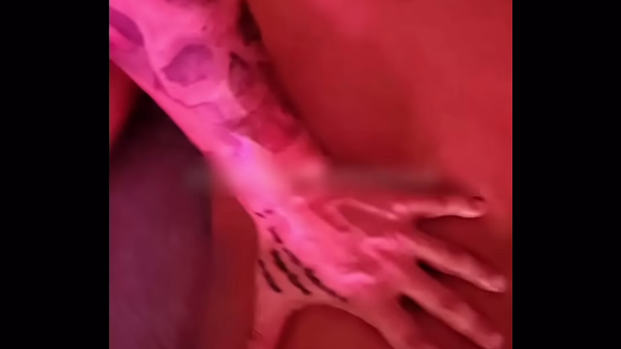 El hijo del administrador del edificio estaba tumbado boca abajo en la camilla de masajes, tocando el pene del masajista.
                    latina tattoo amateur gay massage long cock young man black guy tantric massage mature man male on male guy next door muscular body teens 18 straight hair country boy boy on boy bisexual gay gay encouragement heavily tattooed degrading tattoo textual tattoo muchos negros