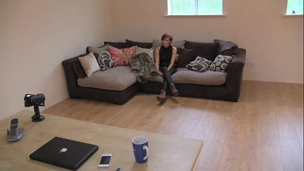 FakeAgentUK Petite cash strapped MILF gives multiple orgasms