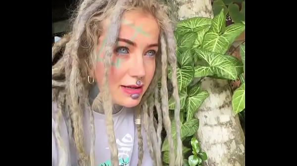 Not a crazy cat lady triying to make cat friends here :D