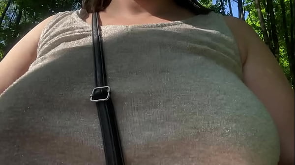 OUTDOOR MILF IN CITY PARK. FLASHING BIG NATURAL TITS. PART 1