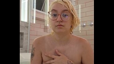 Shower with hot ginger princess