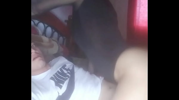 Download Video - Que rico le hago de vaquera y le doy saltones  a este joven latino de la universidad