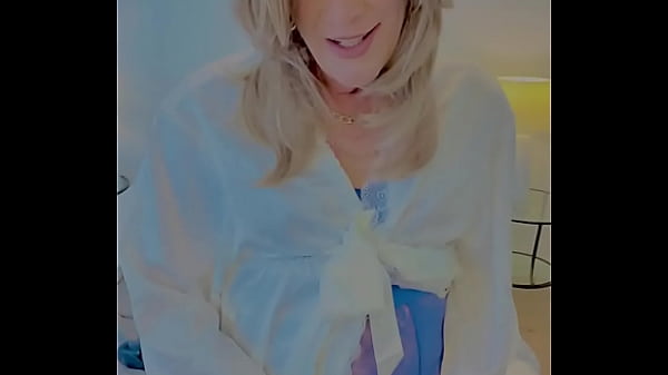 Download Video - Dakota &colon; Summer Evening Lingerie Stroke and Cum