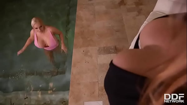 Curvy Busty Pool Vixens