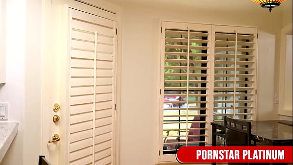 Horny Blonde Vicky Vette Drills Cristi Ann's Pink Pussy With A Dildo!