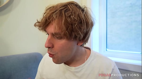 Pegas Productions - La Succulente Milf Alysson Sterling Défoncée Solide