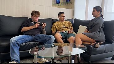 Download Video - follandome a la esposa de mi mejor amigo - Emily Fox & Nick jowell