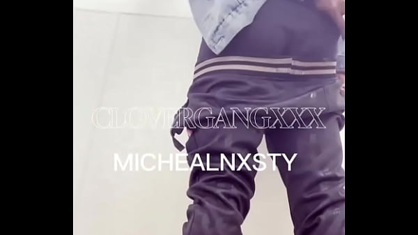 SOMETIMES I GET SIDE TRACK ALL I WAS SUPPOSED TO BE DOING WAS USING THE BATHROOM BUT YALL NO ME / FULL VIDEO INCLUDES ASS ...