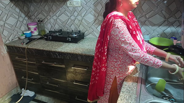 Download Video - Desisaarabhabhi- Stepmom ko girlfriend and boyfriend roleplay ki liya manaya stepmom fucked hard in her big ass