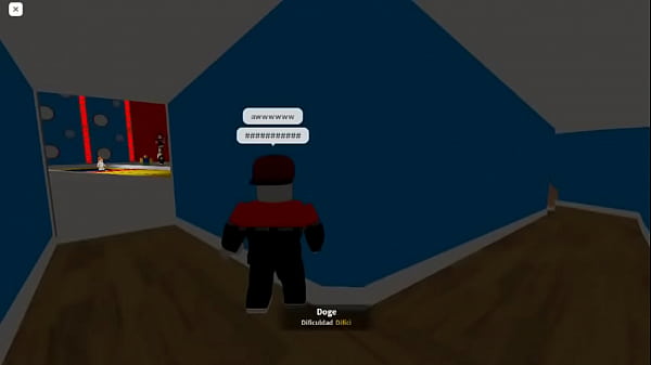 Novinha comendo uma mulher escondida no roblox