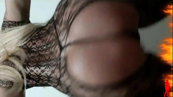 beautiful blonde hot horny show