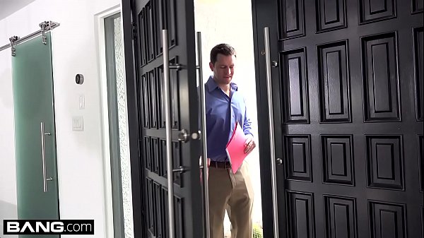 Danni Rivers lowers her rent by fucking her landlord