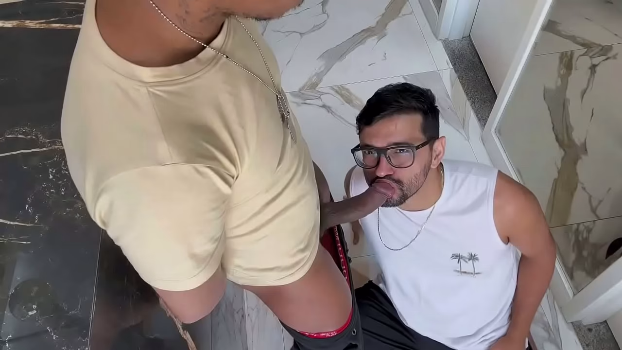 MARCOS GOIANO - UN TIPO TATUADO Y BIEN DOTADO FOLLÁNDOSE EL CULO DE UN NERD DE GOIANO - SEXO GAY INTERRACIAL CON UN TIPO NEGRO BIEN DOTADO QUE ME FOLLÓ EL CULO - SEXO FUERTE GAY BRASILEÑO
                    anal interracial amateur fetish brazil beauty gay bisexual bareback muchos negros