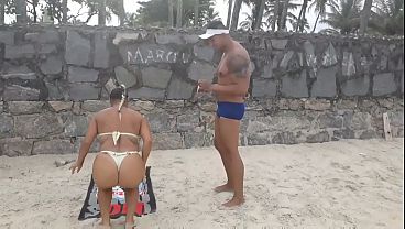 I met a hot girl on the beach and got along well. Paty Butt