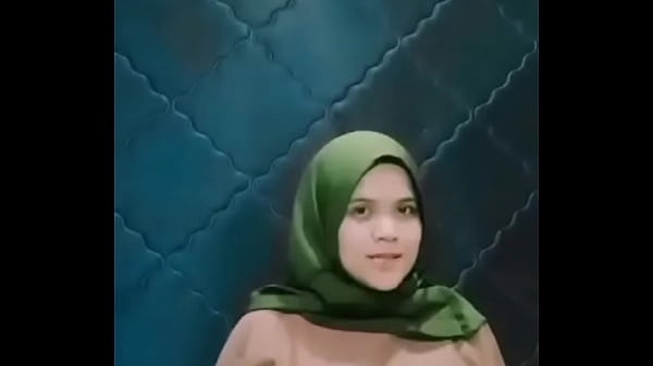 isap tetek jilbab sekolah