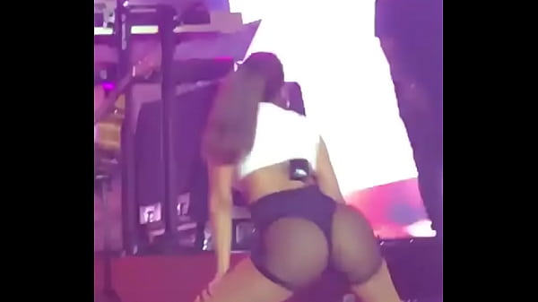 Download Video - Anitta gostosa demais