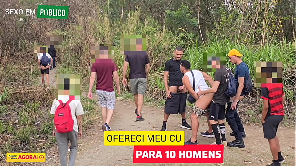 Download Video - LEVEI 2 AMIGOS H&Eacute;TEROS PARA FODER MEU CU EM P&Uacute;BLICO&comma; ONDE HOMENS COSTUMAM FAZER CAMINHADA&period; ENQUANTO CADA UM SE RESERVA PARA COMER MEU CU&comma; UMA PLATEIA DE HOMENS OBSERVA E SE MASTURBAL&period;