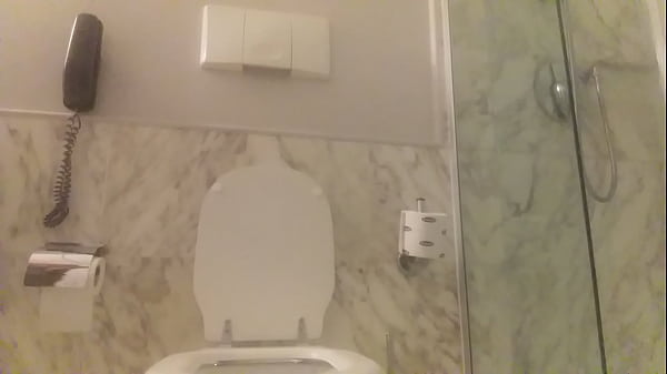 peeing its so sexy!