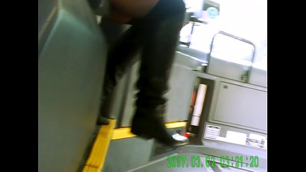 short spying clip on bus