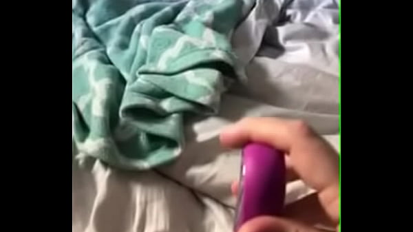 thumb girlfriend playing