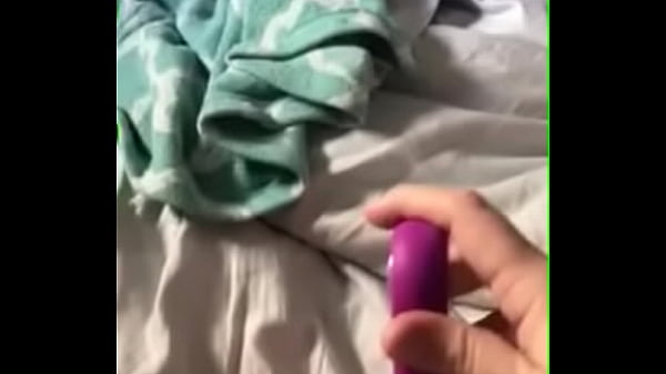 thumb girlfriend playing