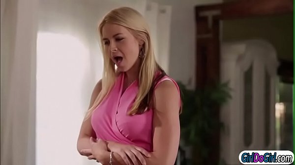 Samantha Rone and Cadence make stepmom Sarah Vandella squirt