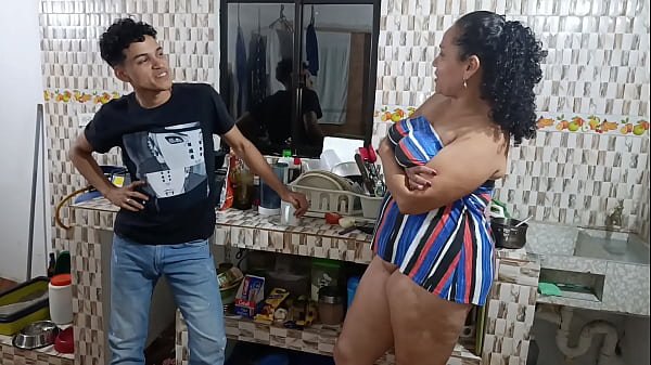 Download Video - la vecina vino por az&uacute;car y termina chupando la verga hasta hacerme venir en su boca