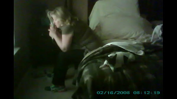 Dögös asszony masszázs közben élvezkedik