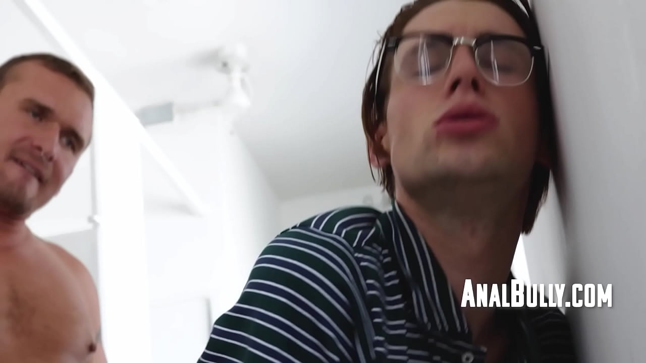 Conserje hasta mi culo nerd
                    teen student twink janitor big cock thick cock homosexual porn for gay men porn for gay men isaac x shae reynolds muchos negros