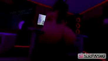 Girl masturbates during game