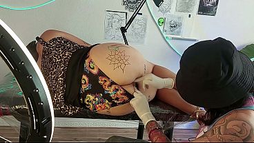 Tattoo artist gives his clients a hard time 11 min
