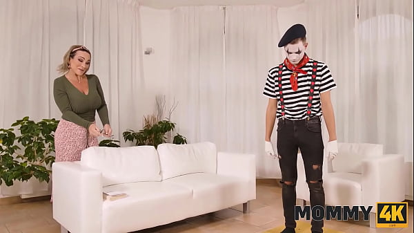Pantomime Pounding