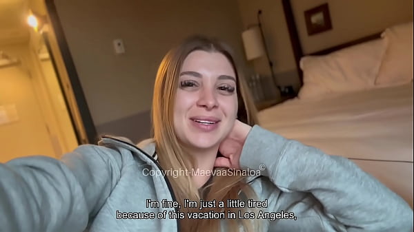 Download Video - Femme infid&egrave;le se fait baiser devant son mari par une grosse bite et il casse la capote