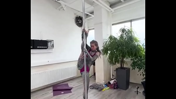 Should I make more videos where I use my split for pole dance ?