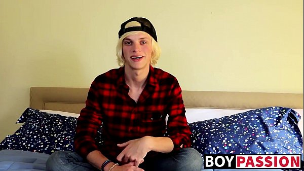 Twink blondie Kayden shares his solo adventure with everyone