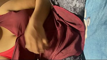 Cute girl virgin pussy and boobs shown in viral nude video