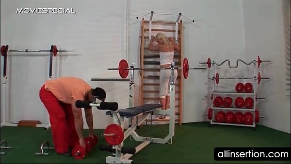 Blonde sex bomb eating cock gets cunt fingered