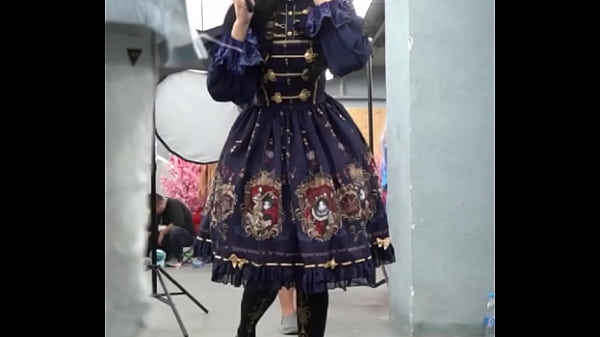 《パンチラ動画》イベントに来ていたお姉さん