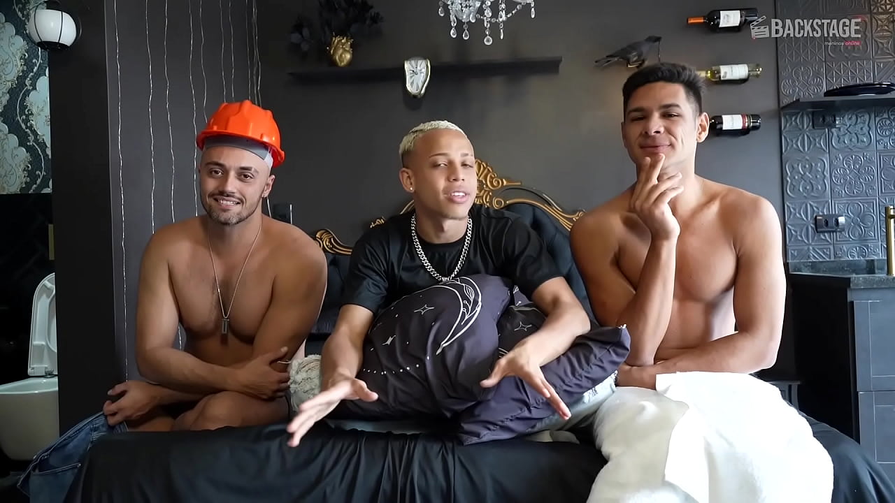Backstage - Léo Felipo & Cacio Paixão & Lucas Ferrari - Bareback (Mantenimiento Cachonda)
                   interracial threesome big ass bareback big cock backstage bastidores divertido making of gay amateur gay sex gay anal gay porn leo felipo lucas ferrari cacio paixao muchos negros