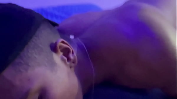 Download Video - MAMANDO O AMIGO H&Eacute;TERO